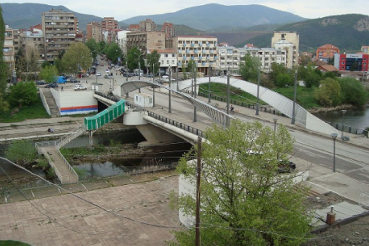 Srpski dječak izboden u Kosovskoj Mitrovici