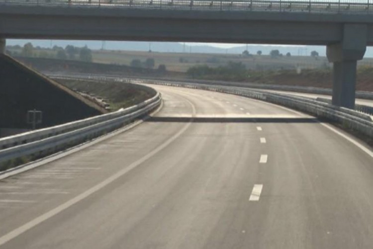 Srušio se dio mosta na autoput kod Jagodine