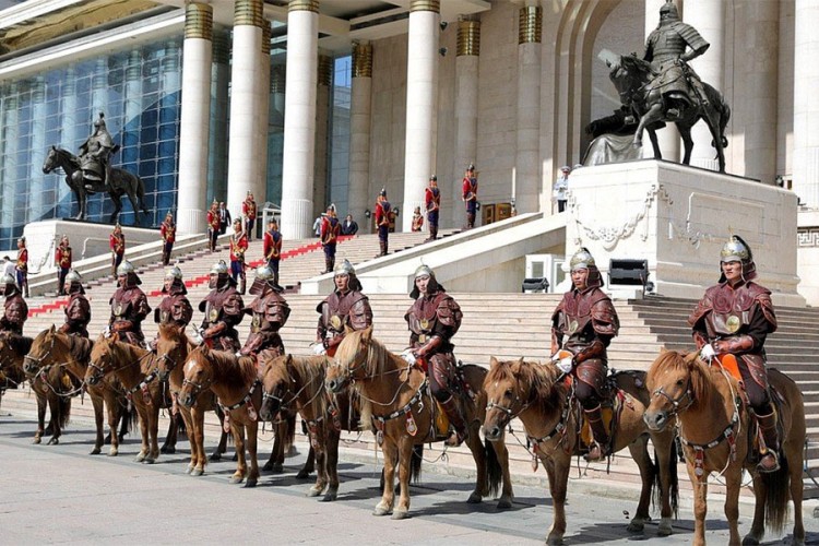 Mongolska horda dočekala Putina u Ulan Batoru