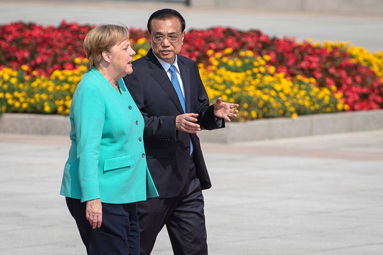 Merkel: Mirno rješenje za Hongkong