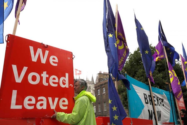 Kraljica odobrila zakon o sprečavanju Brexita bez sporazuma