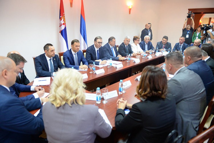 Dodik i Vučić sa načelnicima zapadnokrajiških opština