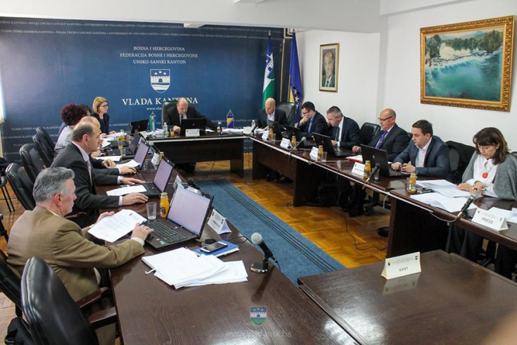 Funkcioneri dužni da prijave i poklone