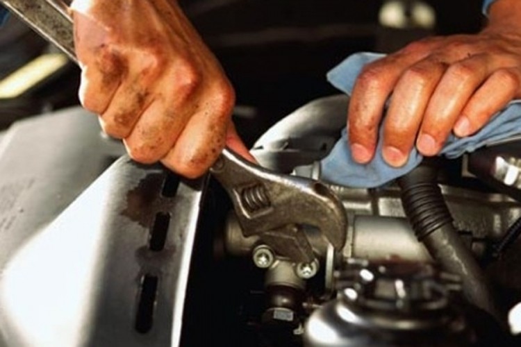 Muškarac iz Gradiške teško povrijeđen prilikom popravke automobila
