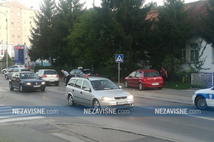 Automobil udario dijete u banjalučkom naselju Lauš