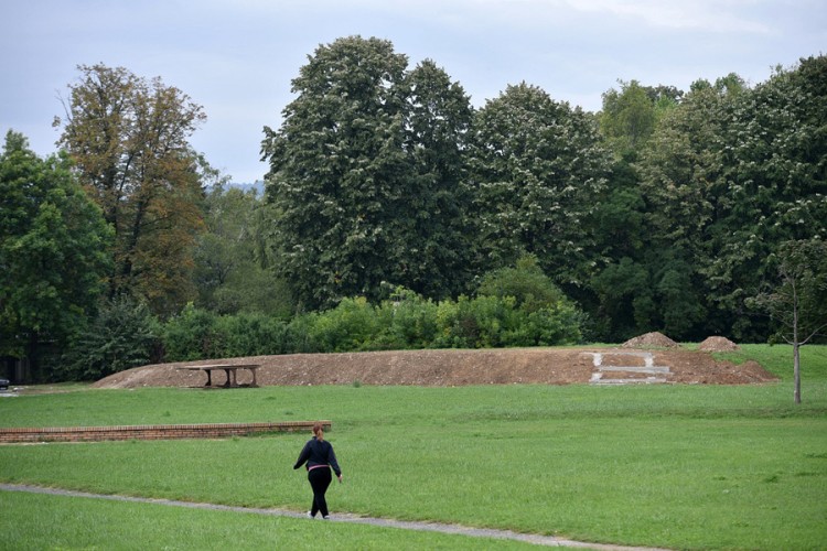Amfiteatar u prirodi kod Pravnog fakulteta krajem septembra