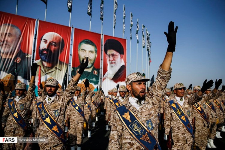 Iran na vojnoj paradi predstavio novo oružje