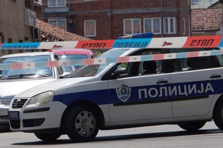Užas u Beogradu: Pucao ženi u glavu pa u sebe