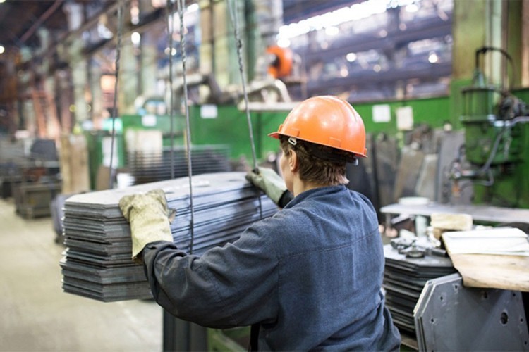 Industrijska proizvodnja u avgustu manja za 3,9 odsto