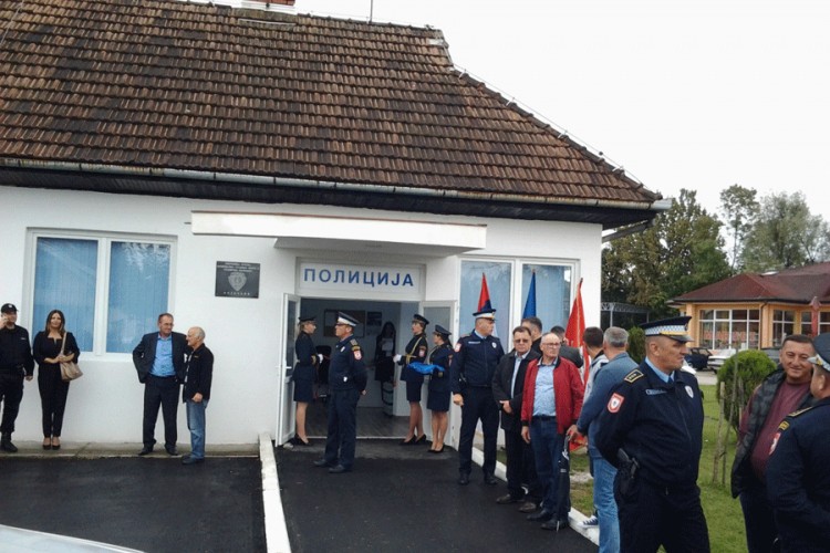 Policajci obnavljali zgradu Policijske stanice Osječani
