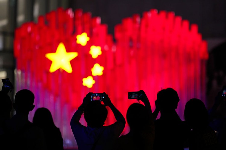 Kina će na vojnoj paradi u Pekingu predstaviti novo oružje