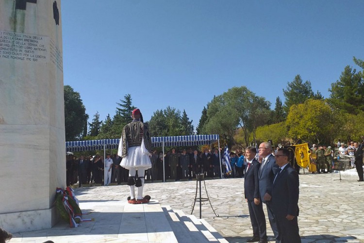 Milunović položio vijence u Polikastru i Udovu