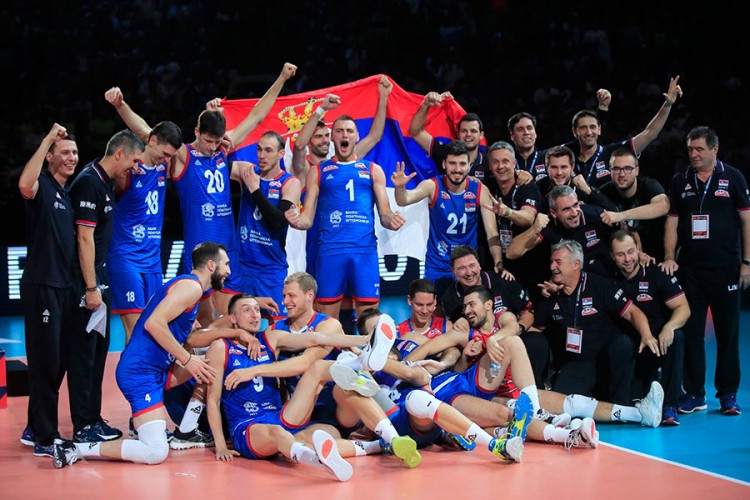 Vučić odbojkašima: Vaše zlato obasjalo celu Srbiju