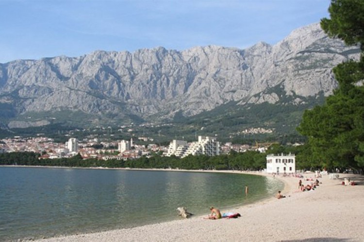 Učenici iz BiH se otrovali hranom u Makarskoj?