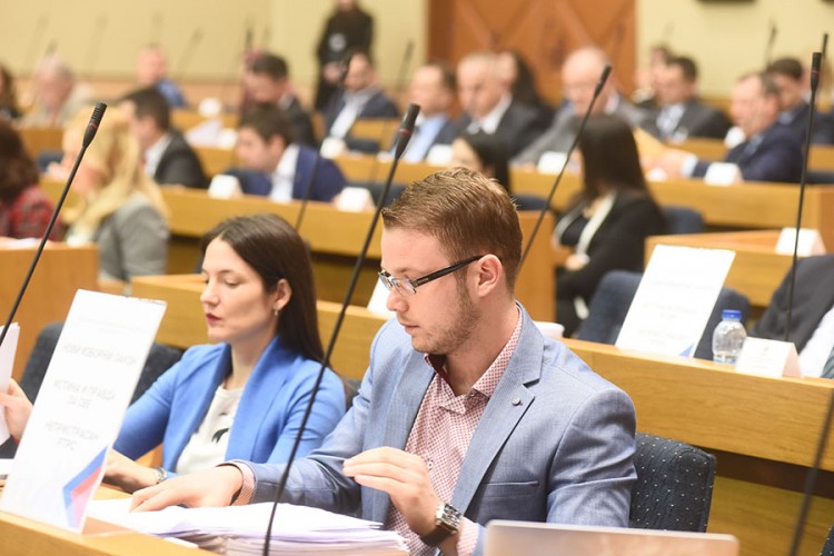 PDP traži od Viškovića da smijeni Nešića