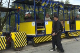 Turistički vozić kruži ulicama Sanskog Mosta