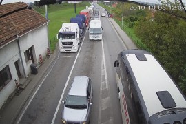 Gužva na prelazima Velika Kladuša i Brod