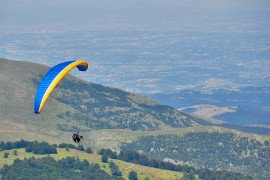 U Istri se srušio paraglajder, visio sa stabla