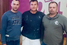 Pronašli 2.000 evra i vratili vlasniku, častio ih doručkom
