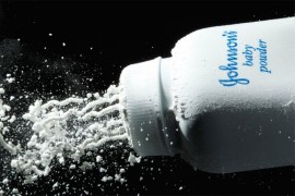 Johnson&Johnson sa tržišta povlači bebi puder