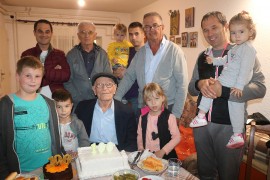 Četiri generacije na proslavi: Vijek dočekao okružen najmilijima