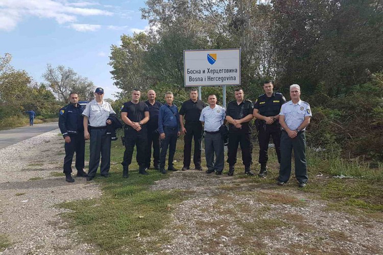 Galić i Kulić na terenu sa službenicima koji nadziru istočnu granicu BiH