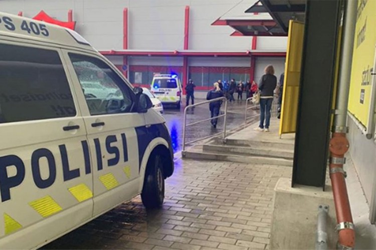 Napad u Finskoj: Upao na čas sa sabljom, jedna osoba mrtva