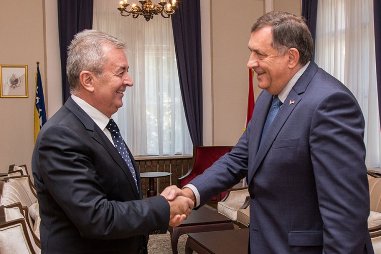Dodik sa ambasadorima Crne Gore i Pakistana