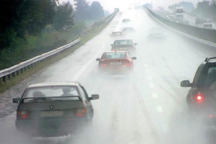 Mokri i klizavi kolovozi