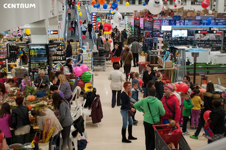 Veliki shopping night Centruma i supermarketa Đurić