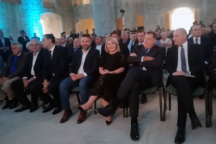 Dodik: Svi narodi slave Šantića