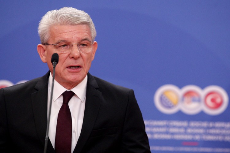 Džaferović: Otvorena pitanja rješavati dijalogom i saradnjom