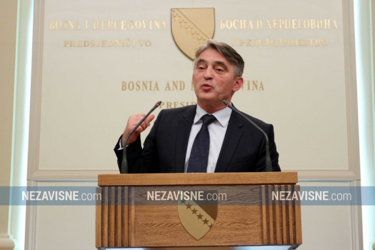 Komšić najavio protestnu notu Nobelovom komitetu zbog Handkea