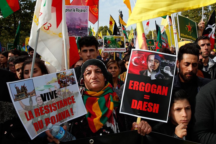 Protesti Kurda u Solunu i Atini, palili fotografije Erdoana