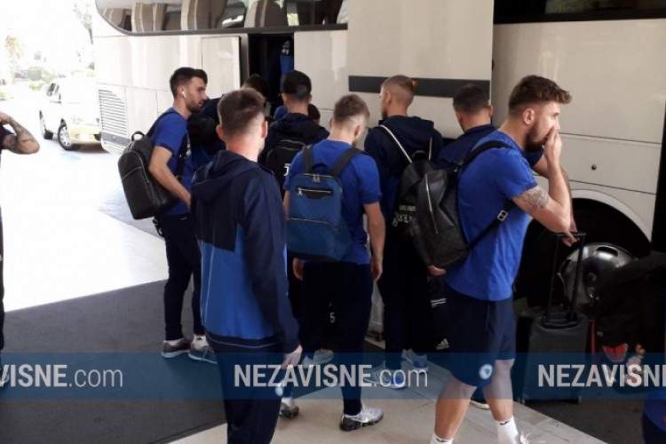 Raspoloženi "zmajevi" doputovali u sunčanu Atinu