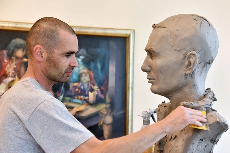Bojan Mikulić za "Nezavisne": Portret bez karaktera je uzaludan rad