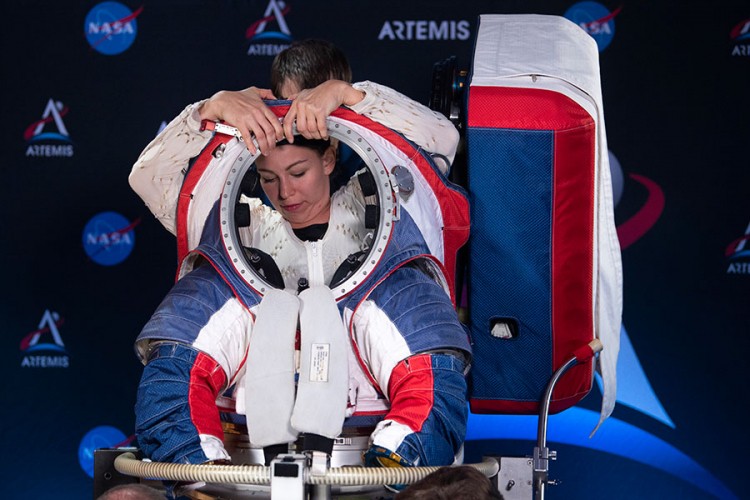 NASA odabrala žene za svemirsku šetnju