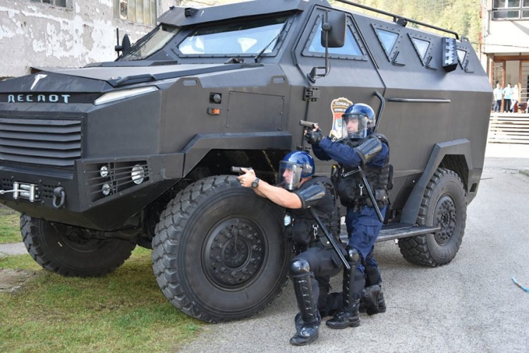 Despoti, helikopteri, gliseri - odlična usklađenost u službi Srpske