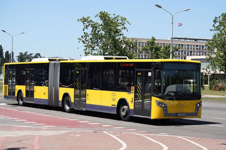Autobus priklještio ženi ruku i vukao je 15 metara