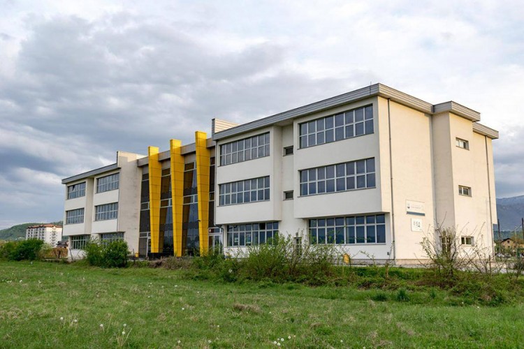 Katolički školski centar u Bihaću na rubu opstanka