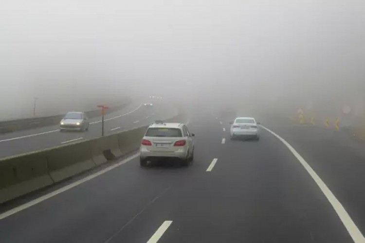 Slabija magla uz rijeke i u višim predjelima