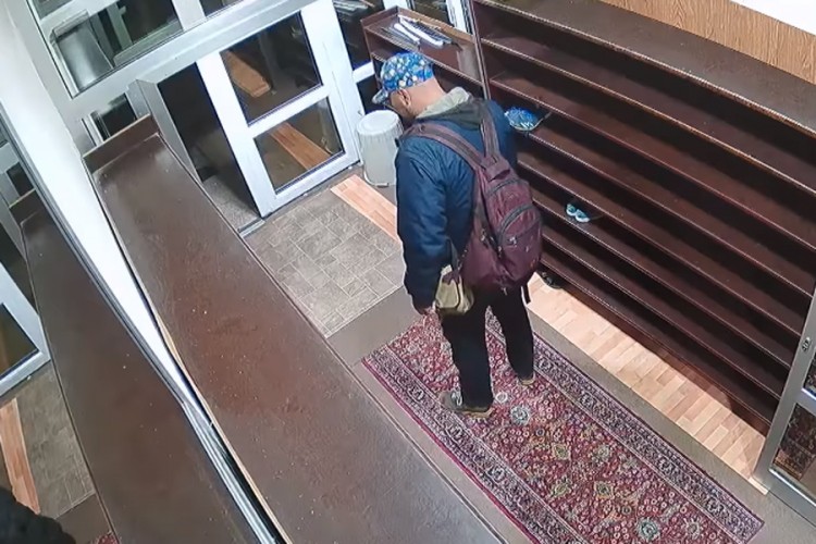 Ukrao patike iz džamije u Sarajevu, kamere sve snimile