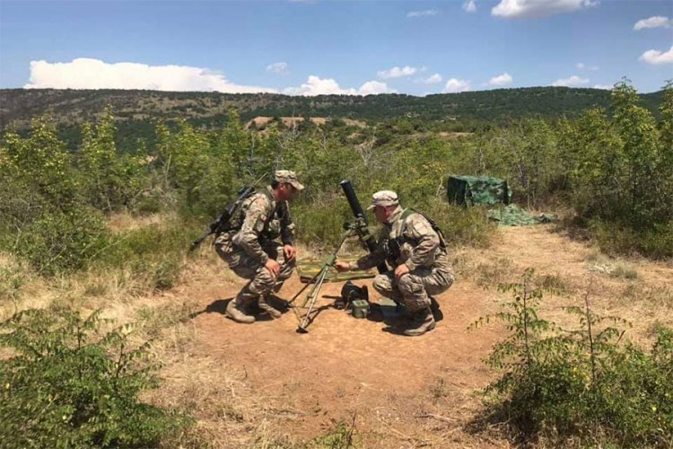 NATO dobija pojačanje u Iraku, stižu dva crnogorska vojnika