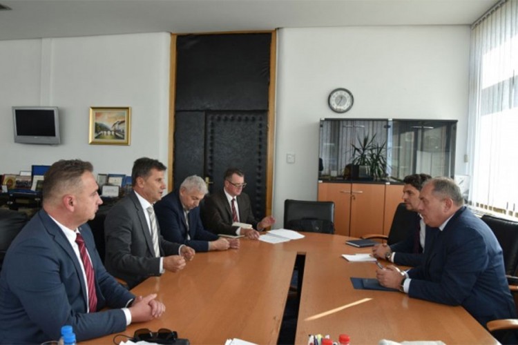 Mektić i Novalić razgovarali o migrantskoj situaciji u BiH