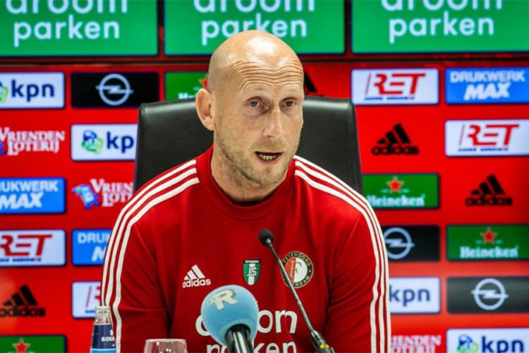 Stam nije više trener Fejnorda