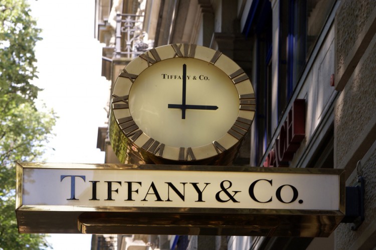 "Louis Witton" pokušava da kupi "Tiffany"