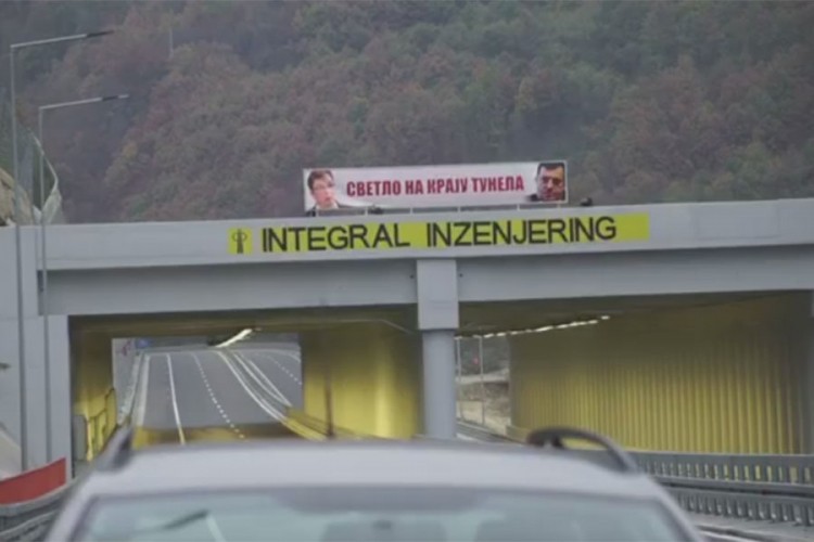 Transparent Dodika i Vučića na udaru i u Srbiji, skinuli ga uz "Otpisane"