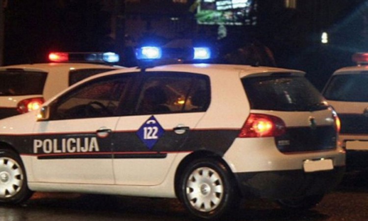 Uhapšen zbog sumnje da je izbo brata pred majkom