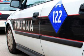 Satarom pokušao ubiti oca