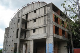 Zgrada postala ruglo Bihaća, a ima milionsku vrijednost